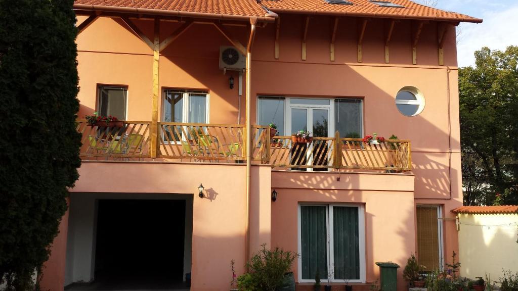 Aquarius Vendeghaz Hotel Szeged Exterior photo
